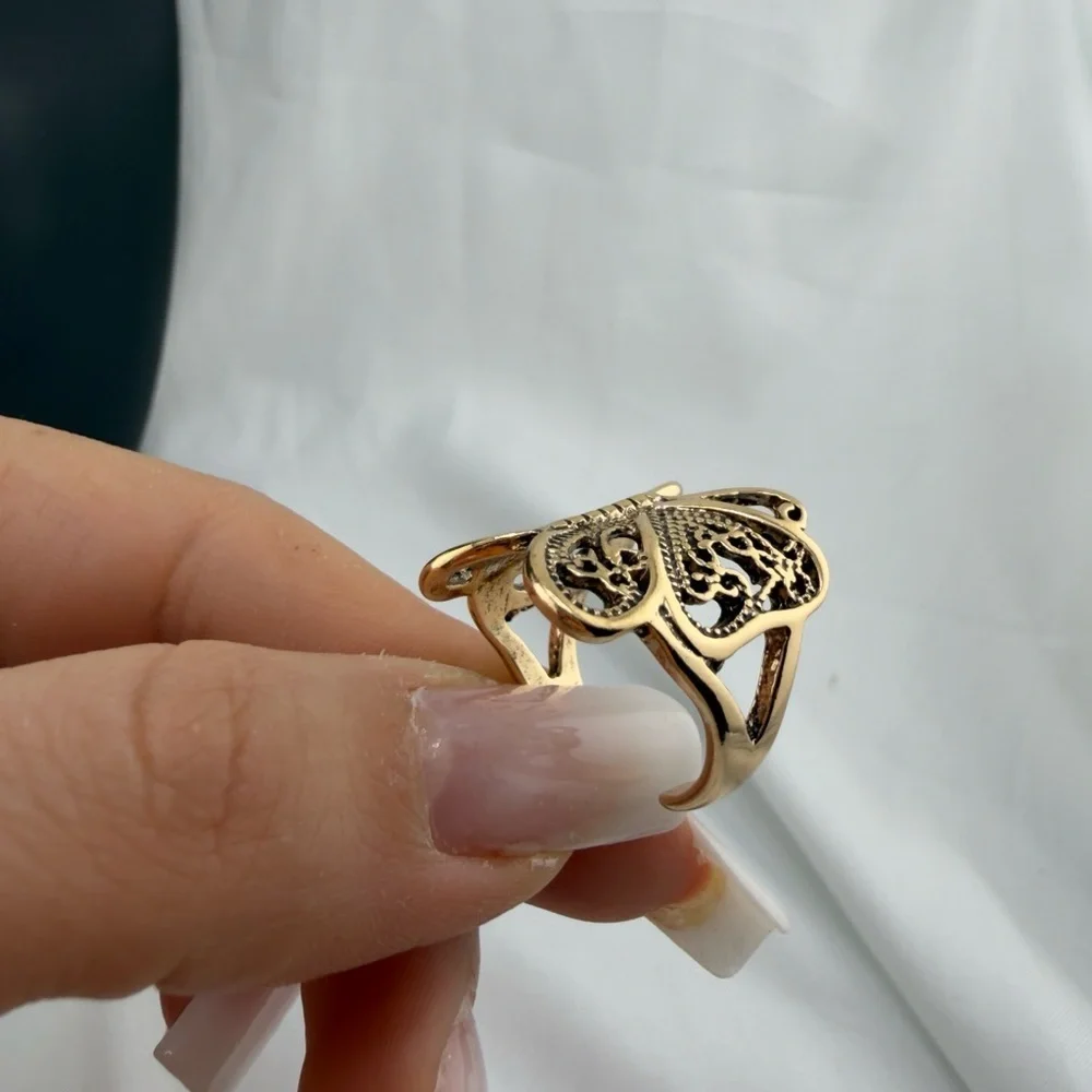 Elegant Gold Butterfly Ring